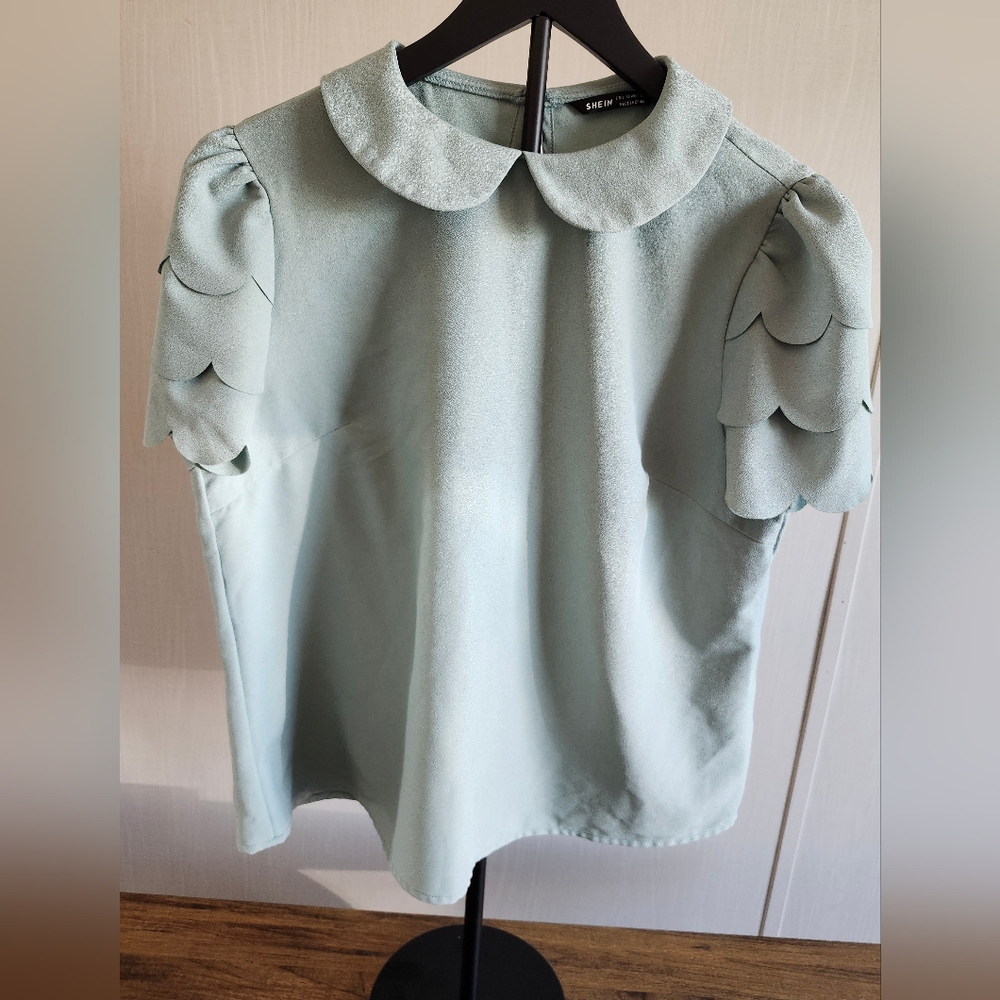 SHEIN Mint Green Scalloped Sleeve Top